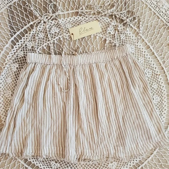 Elan White Striped Women's Top - Picture 2 of 9